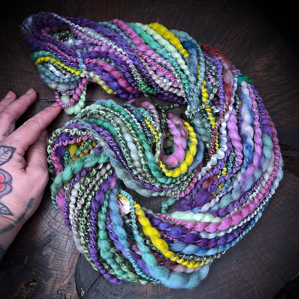 Sage et Violette spiral yarn