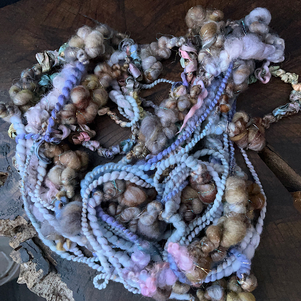 Art yarn for weaving