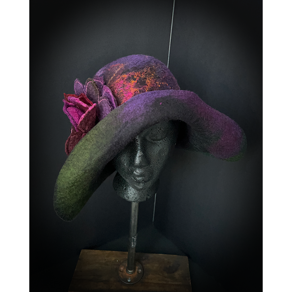 Felted flapper’s hat with rose size 23.5”
