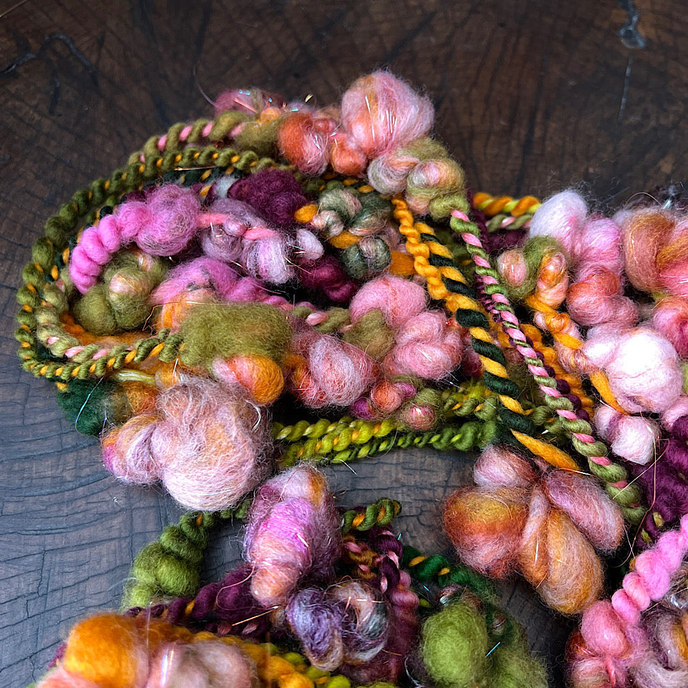 Rose buds bubbly art yarn