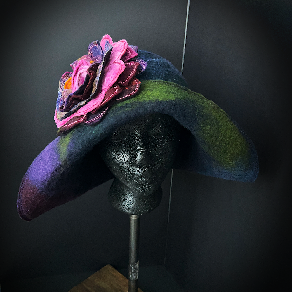 Felted flapper’s hat with rose size 24” large