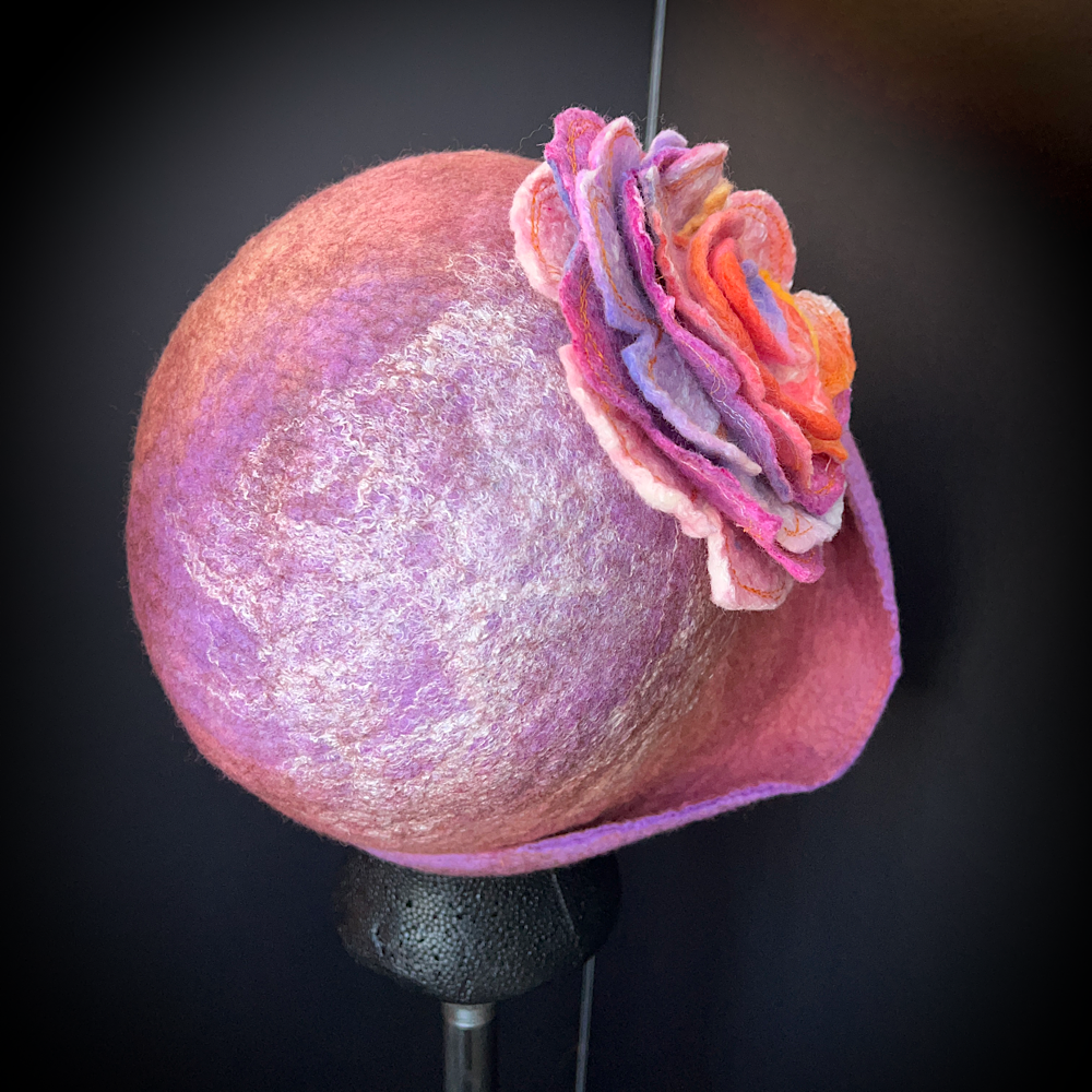 Felted flapper’s hat with rose size 23.5”