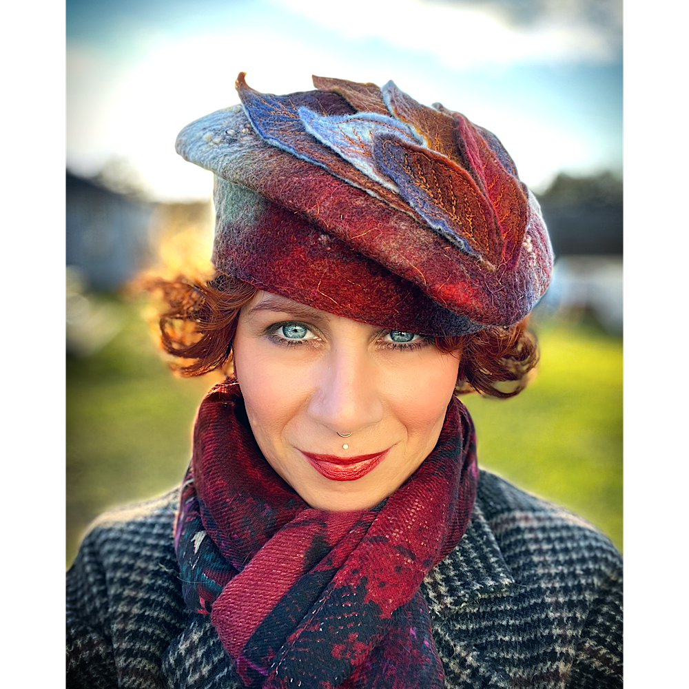 Felted beret with leaves size 22“ 3/4 small