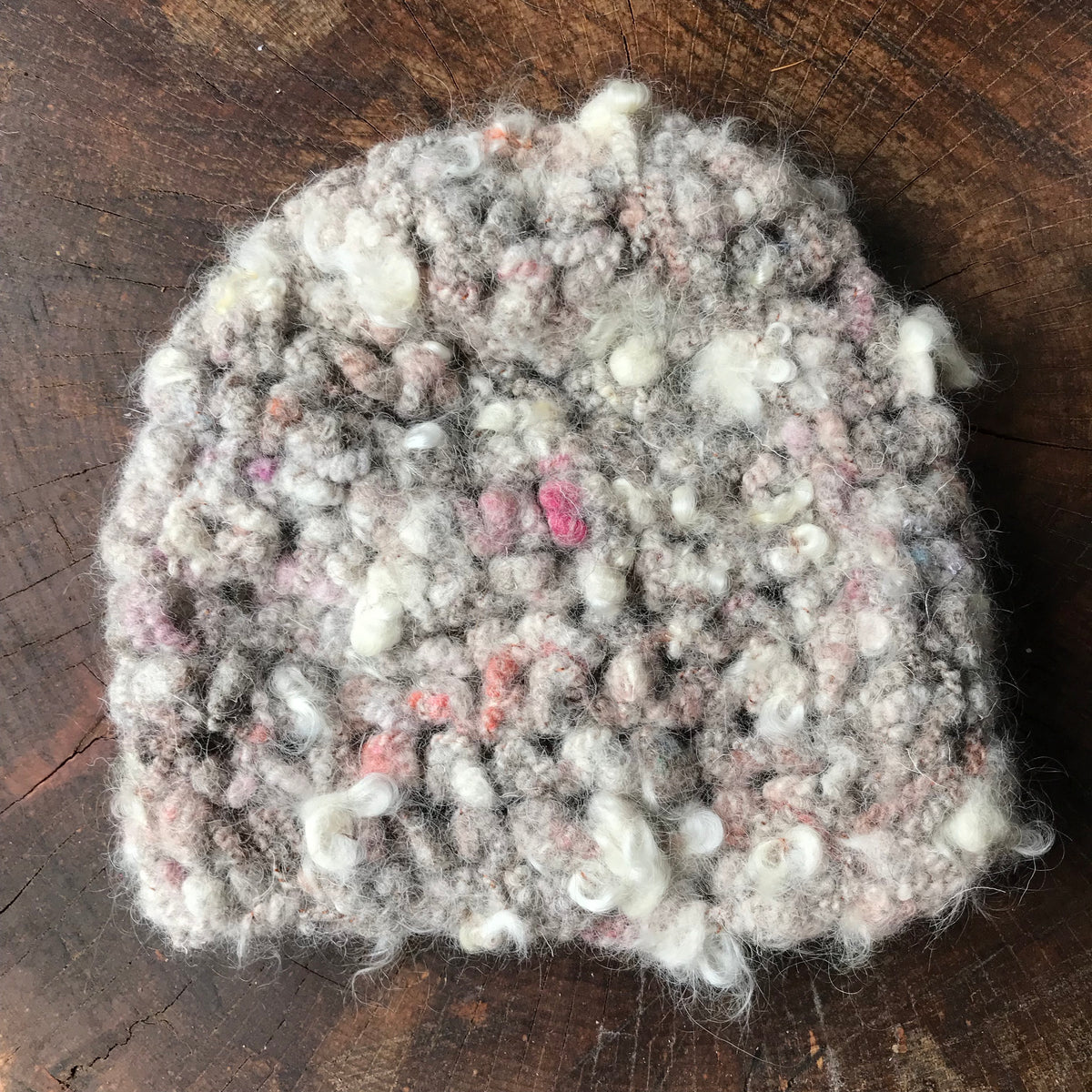 Grey crochet beanie | Bonnet gris fait au crochet - Mynoush