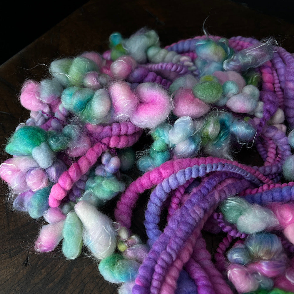 Iris - bubbly art yarn