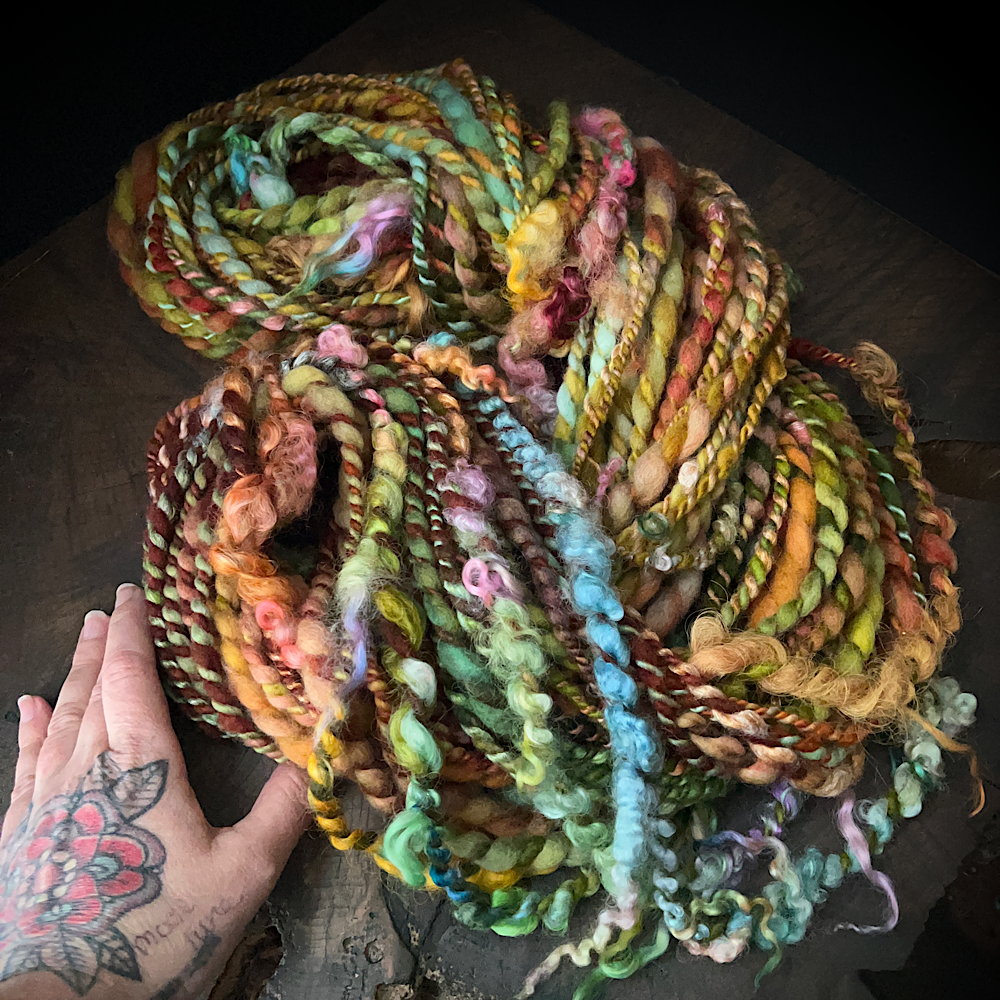 Happy fox - 2 ply yarn with curly locks