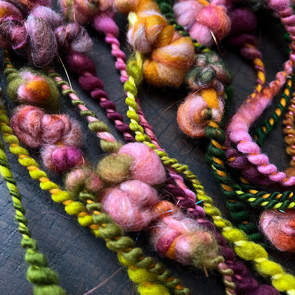 Rose buds bubbly art yarn