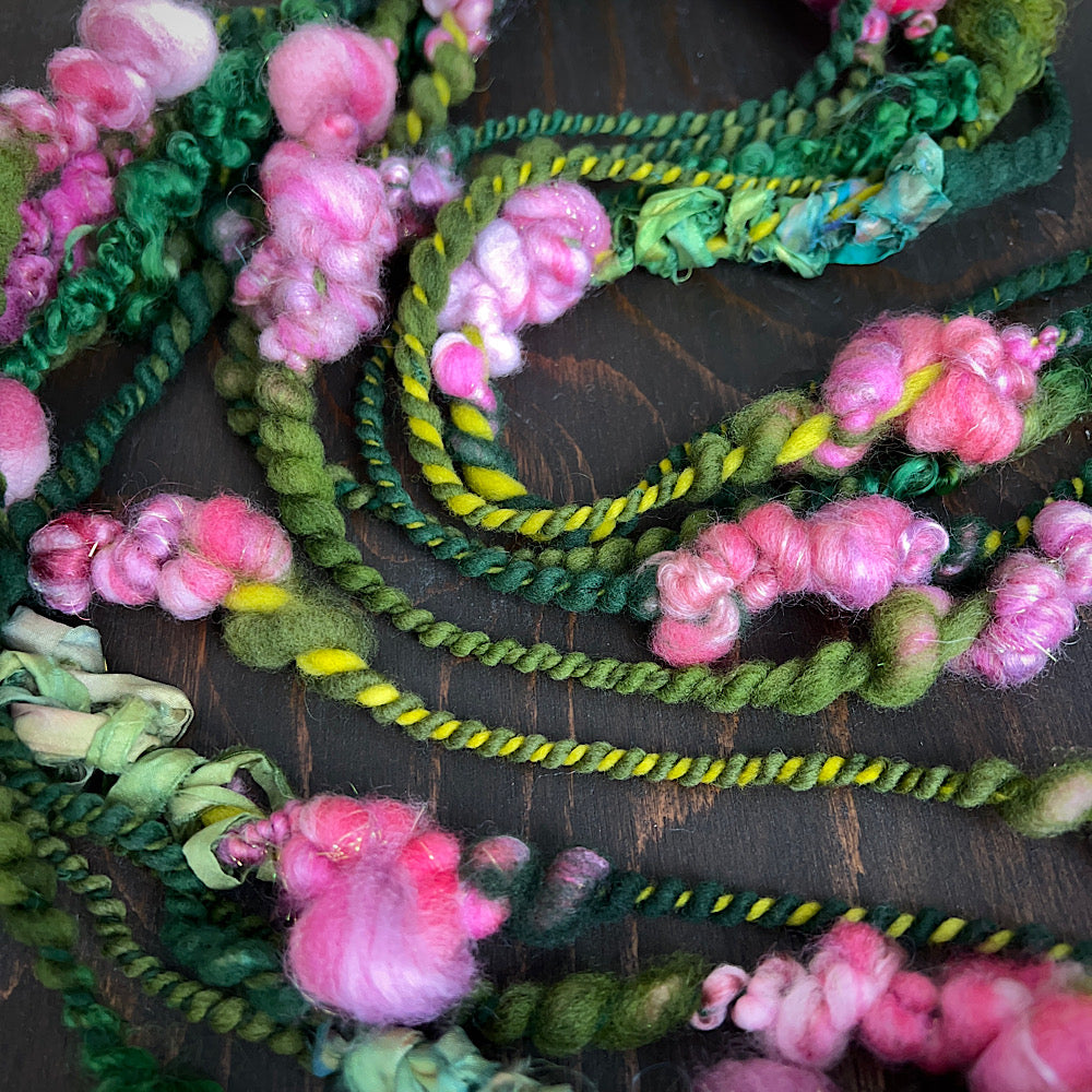 Art yarn for weaving