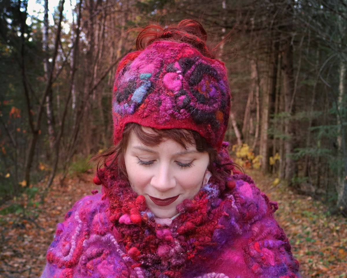 Red textured felted headband One size | Bandeau en feutre Rouge taille unique - Mynoush