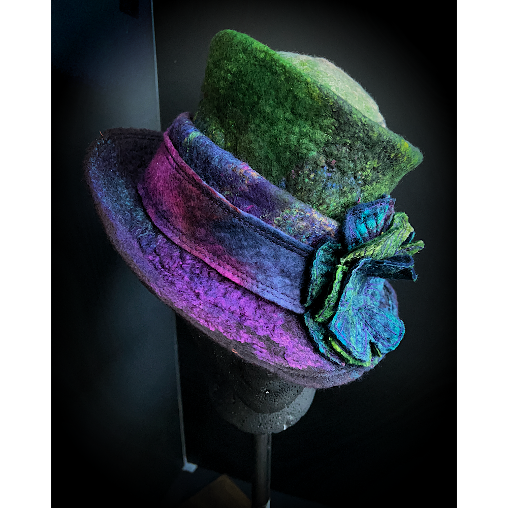 Felted top hat with flower - 22.5”