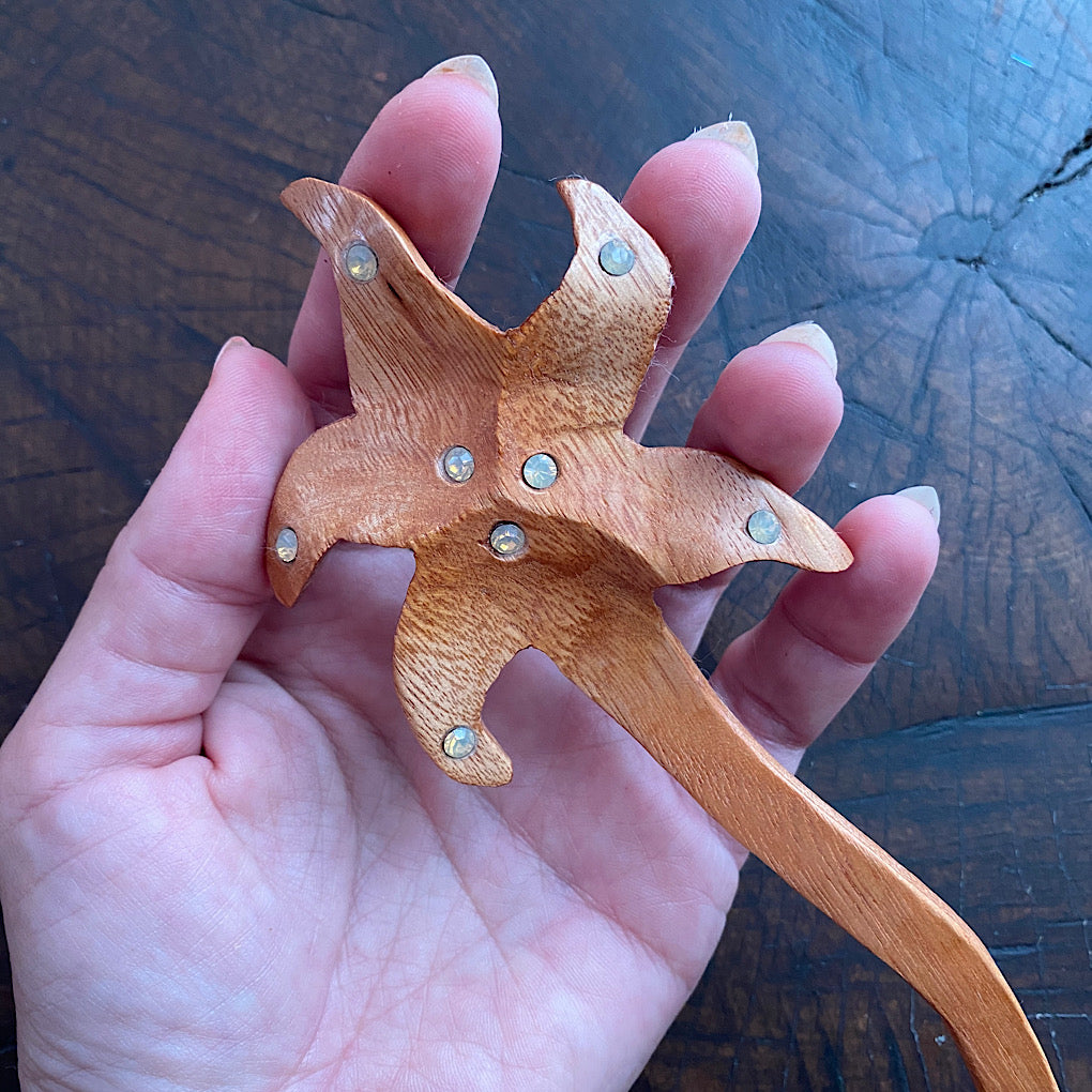 Star Lyptus wood shawl pin