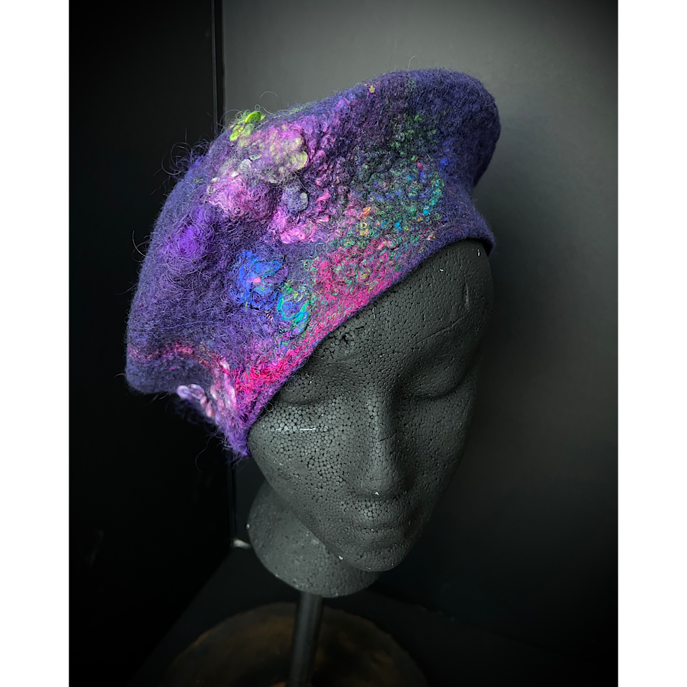 Felted beret size 22“ small