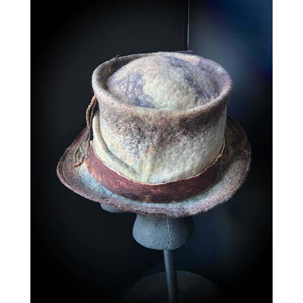 Felted top hat with leaves - 23.5”