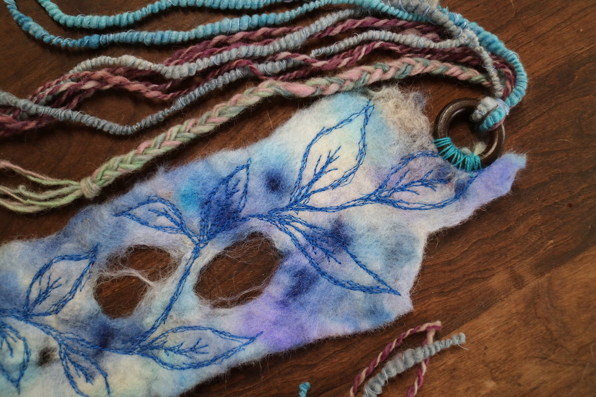 Blue felted headband with embroidery - Mynoush