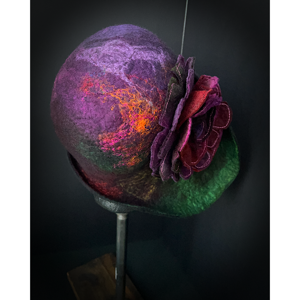 Felted flapper’s hat with rose size 23.5”
