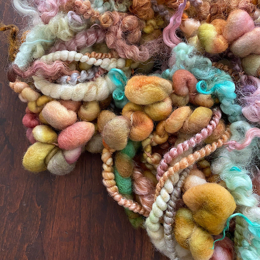 Caresse d’Avril Rich golden Signature Art yarn