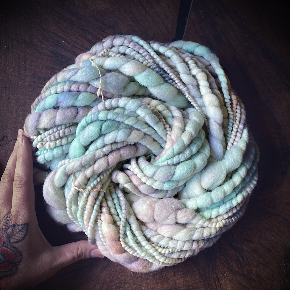 Menthe antique jumbo spiral merino yarn
