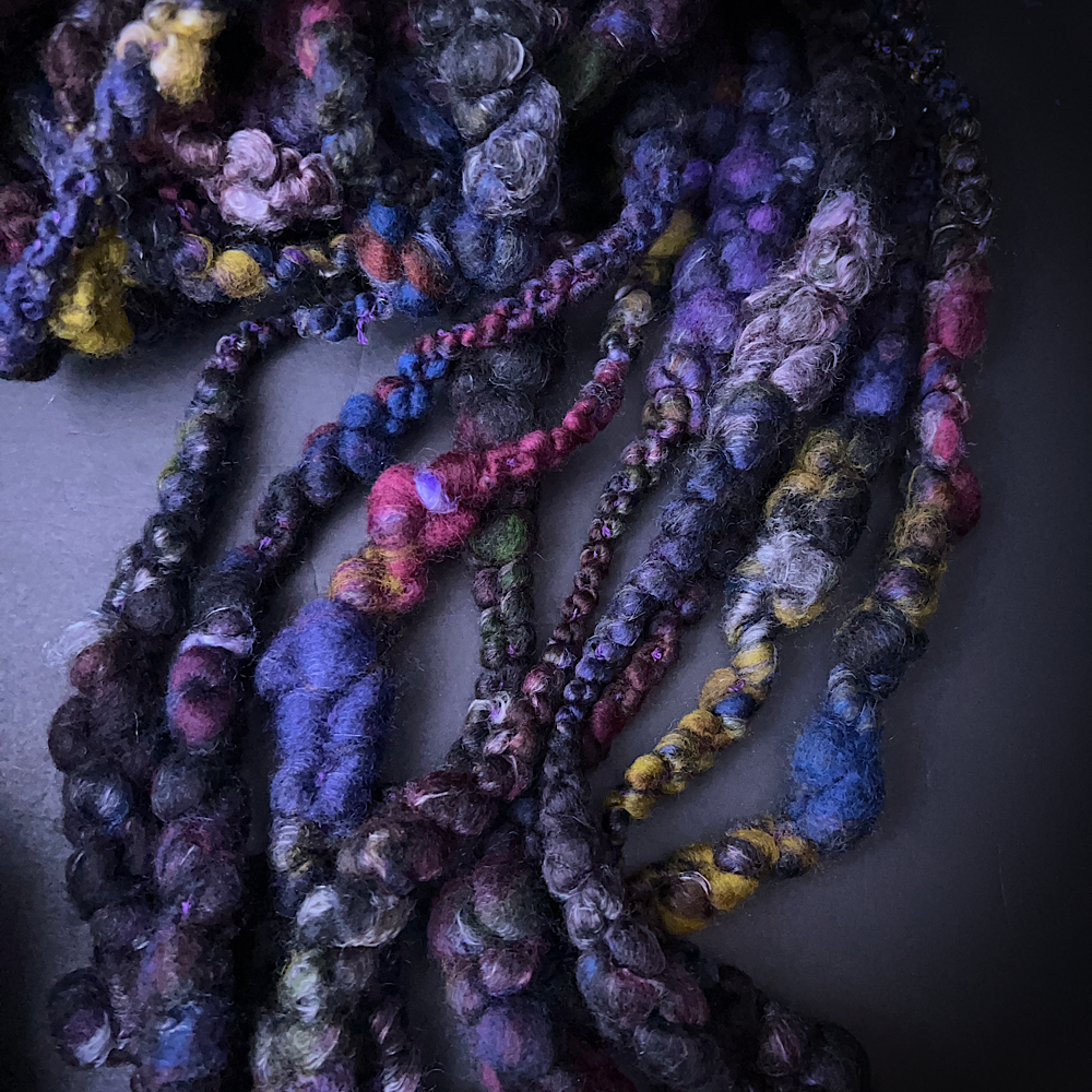 Art yarns kit for weaving