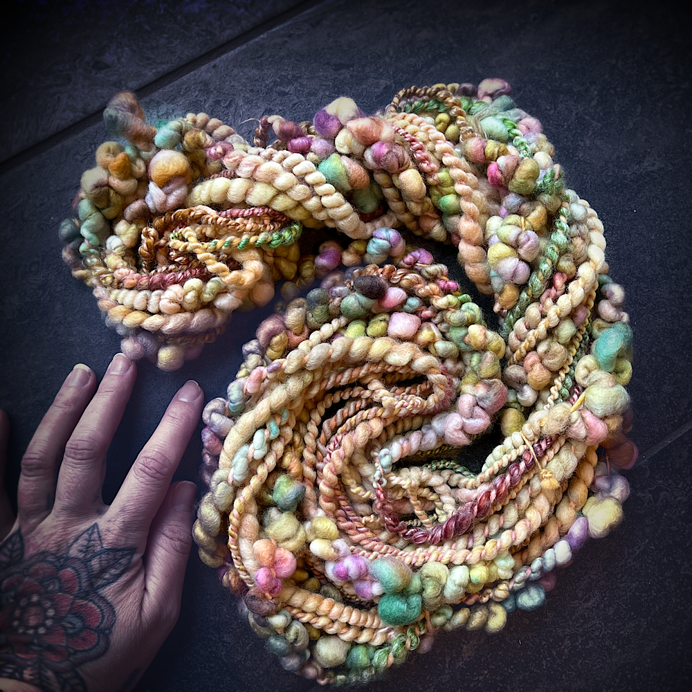 Spring breeze - bubbly art yarn