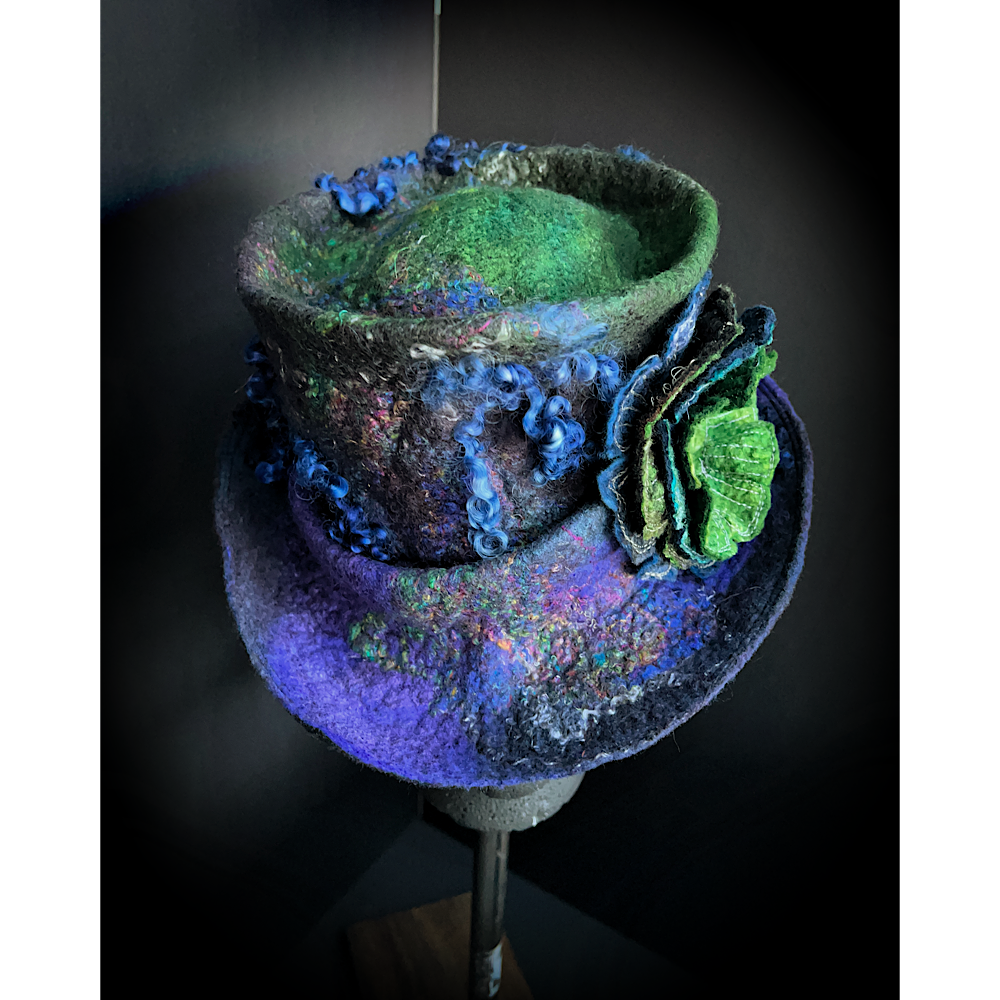 Felted top hat with flower - 22 3/4”