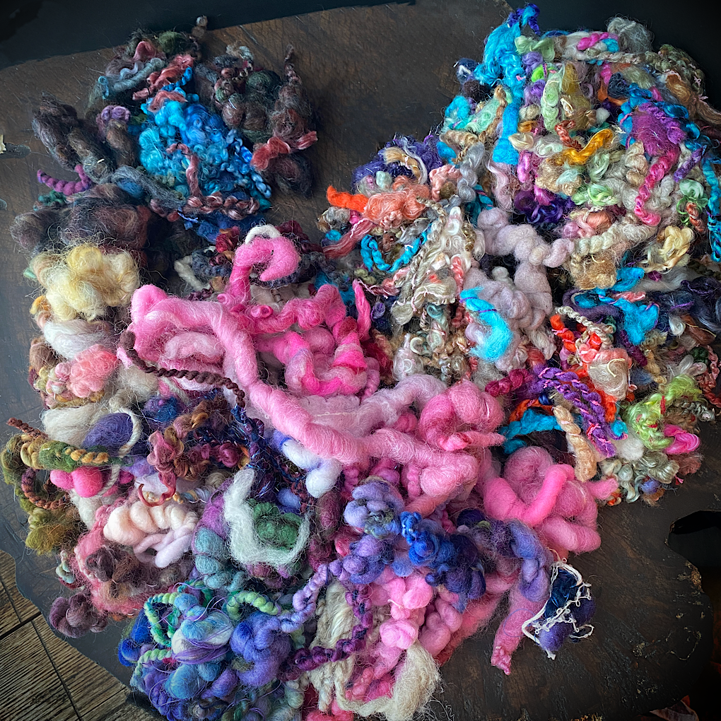 Weaving ends for crafting and felt