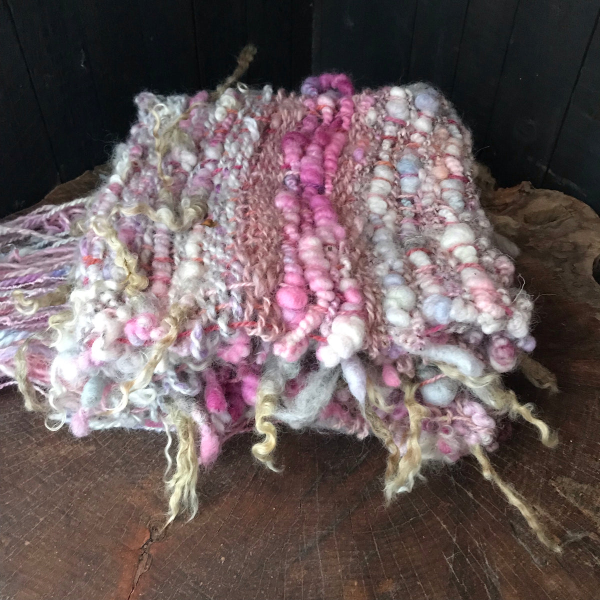 Light pink woven scarf 100% Wool Hand woven 90” x 9”| Foulard rose en laine tissé main 90”x9” - Mynoush