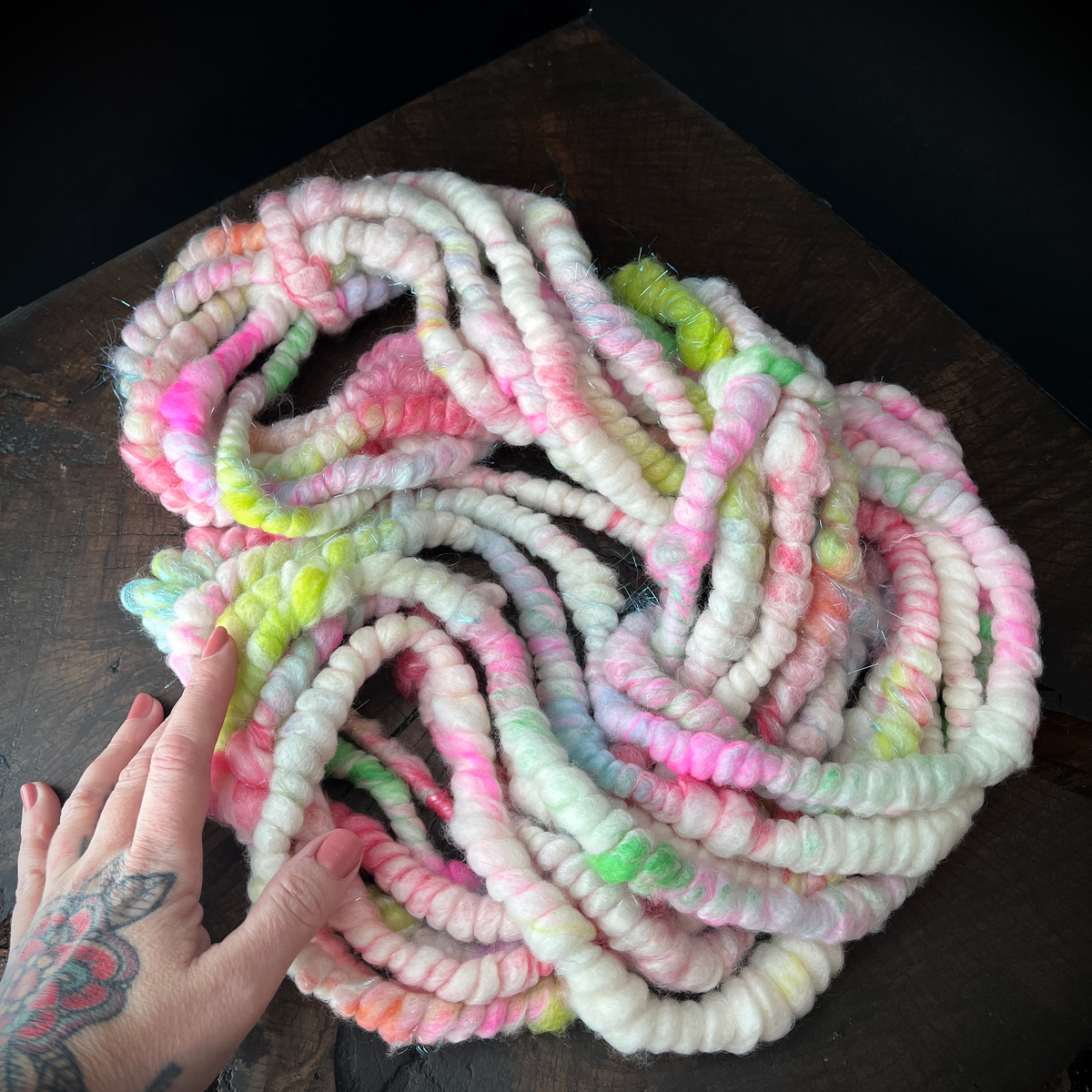 Super coiled art yarn for weavers