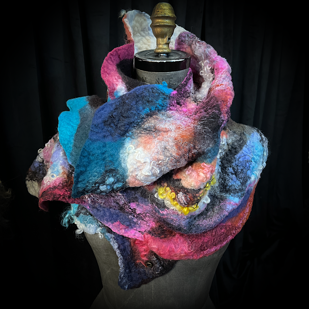 2022 Landscape serie  - Northen Rose - felted scarf
