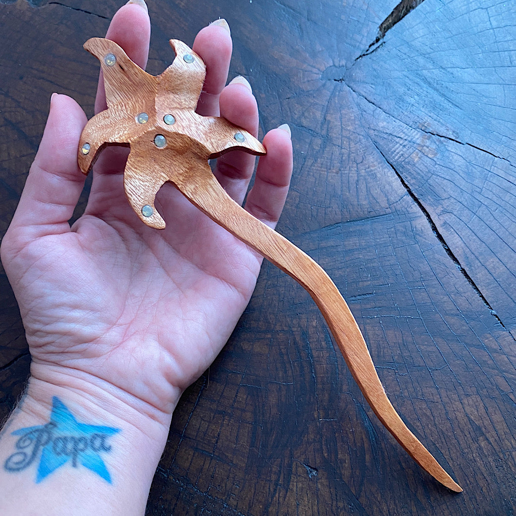 Star Lyptus wood shawl pin