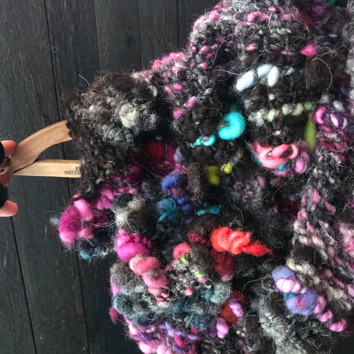 Black scarf 100% Wool - Foulard 100% laine rouge - Mynoush