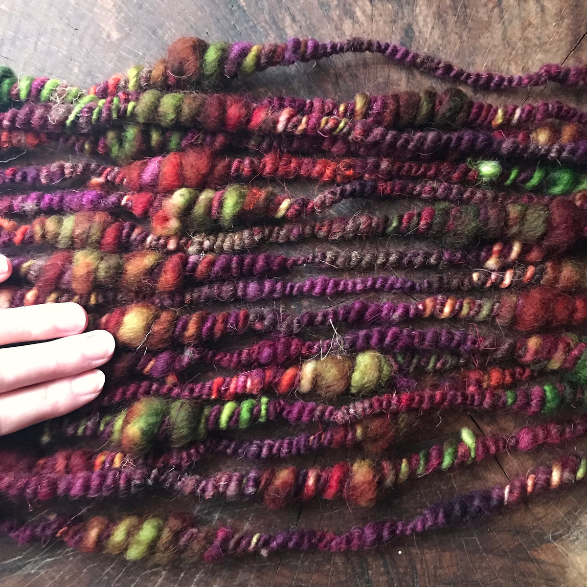 RESERVE LOUISE D. Burgundy hand spun yarn 100g 10y - Mynoush