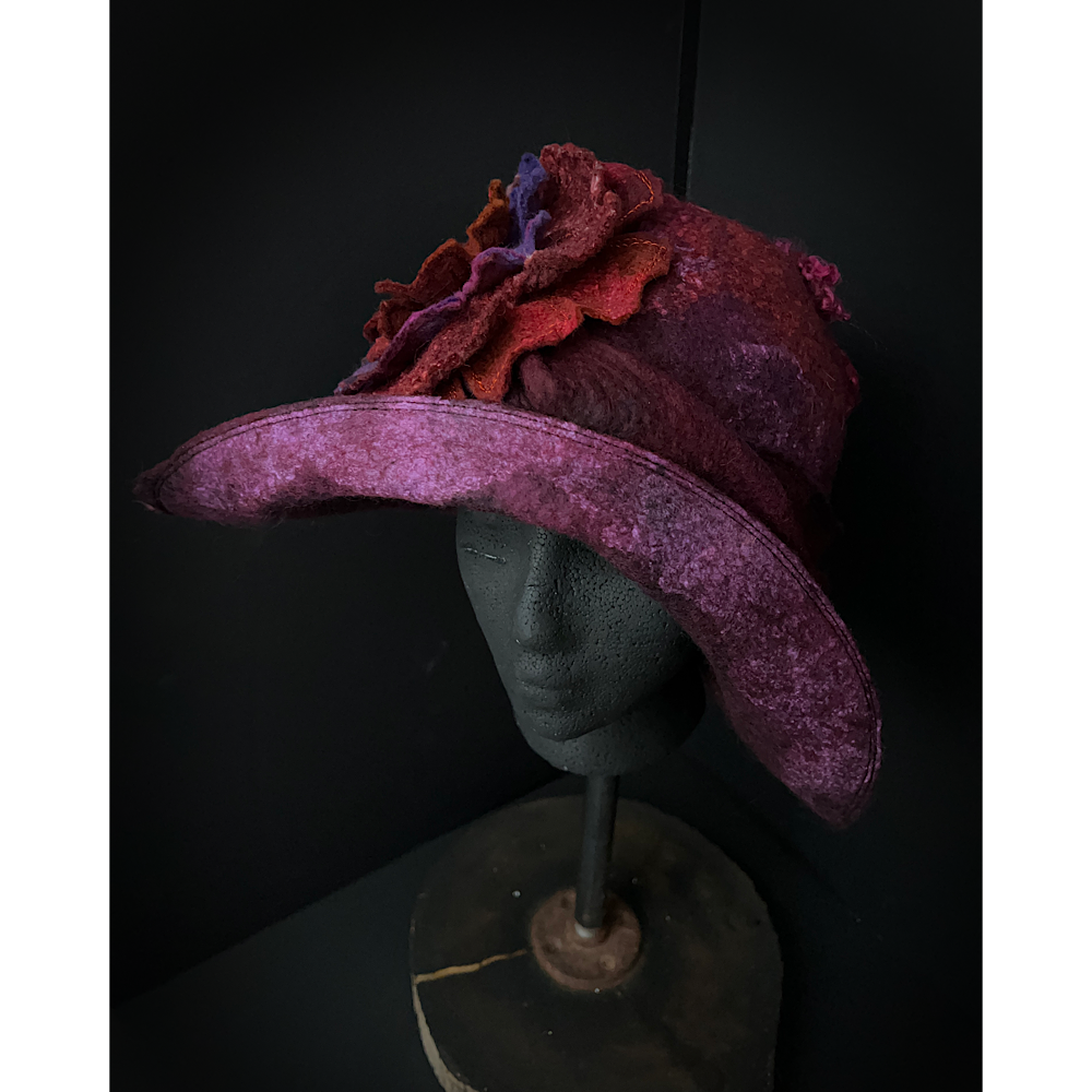 Felted flapper’s hat with rose size 24” 1/4