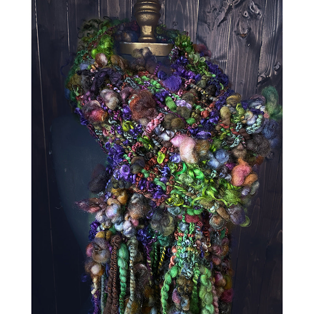 The Peculiar - Woven scarf