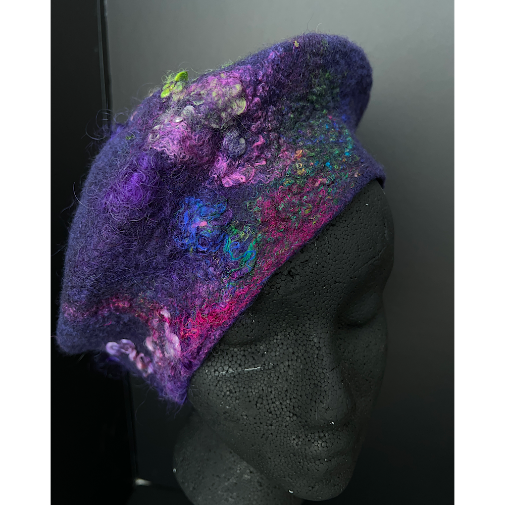 Felted beret size 22“ small