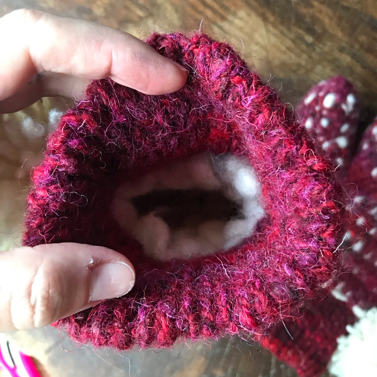 Red Thrummed mittens 100% wool| Mitaine thrummed 100% laine - Mynoush