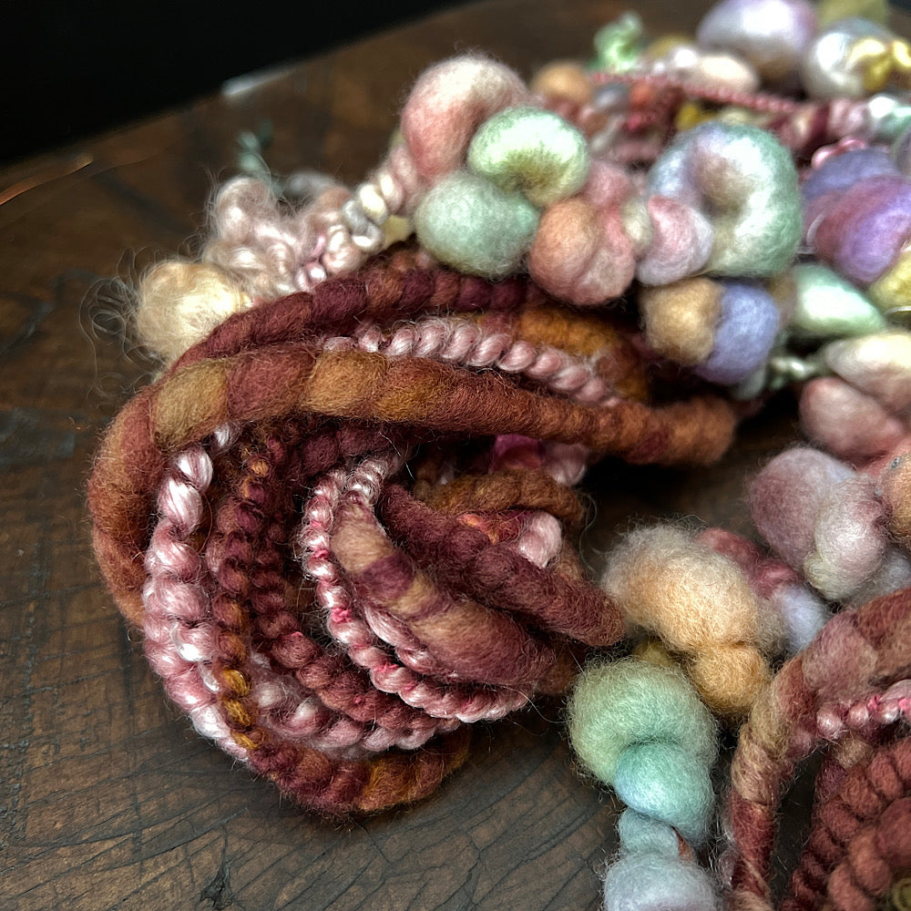 Rose wood - bubbly art yarn
