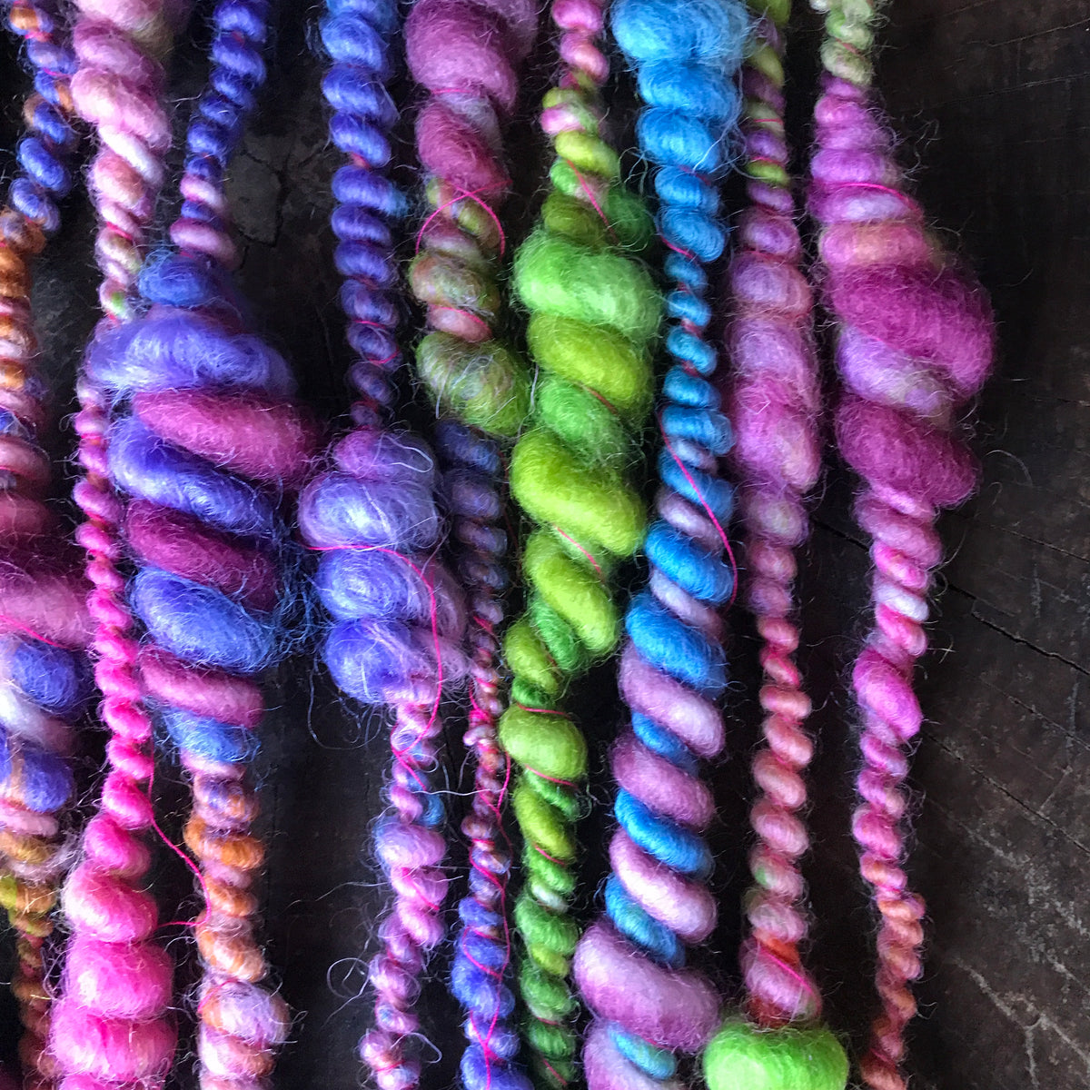 Rainbow art yarn 100g 11y - Mynoush