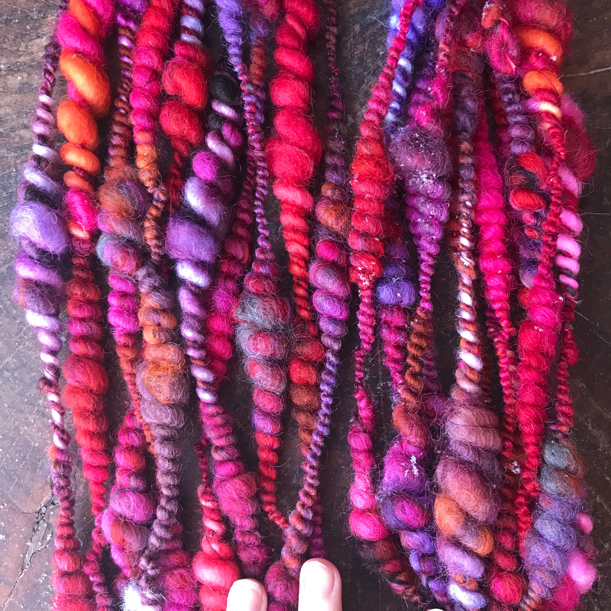 Red art yarn 100g - Mynoush