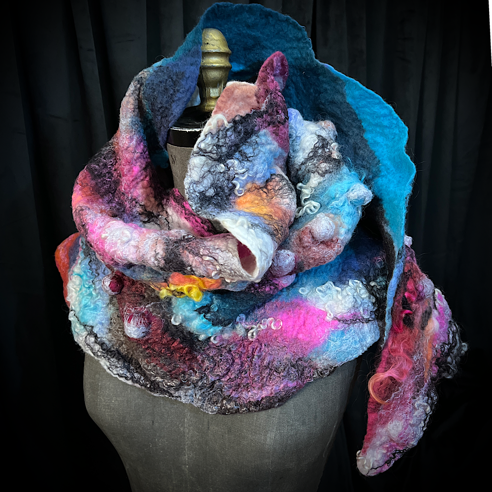 2022 Landscape serie  - Northen Rose - felted scarf