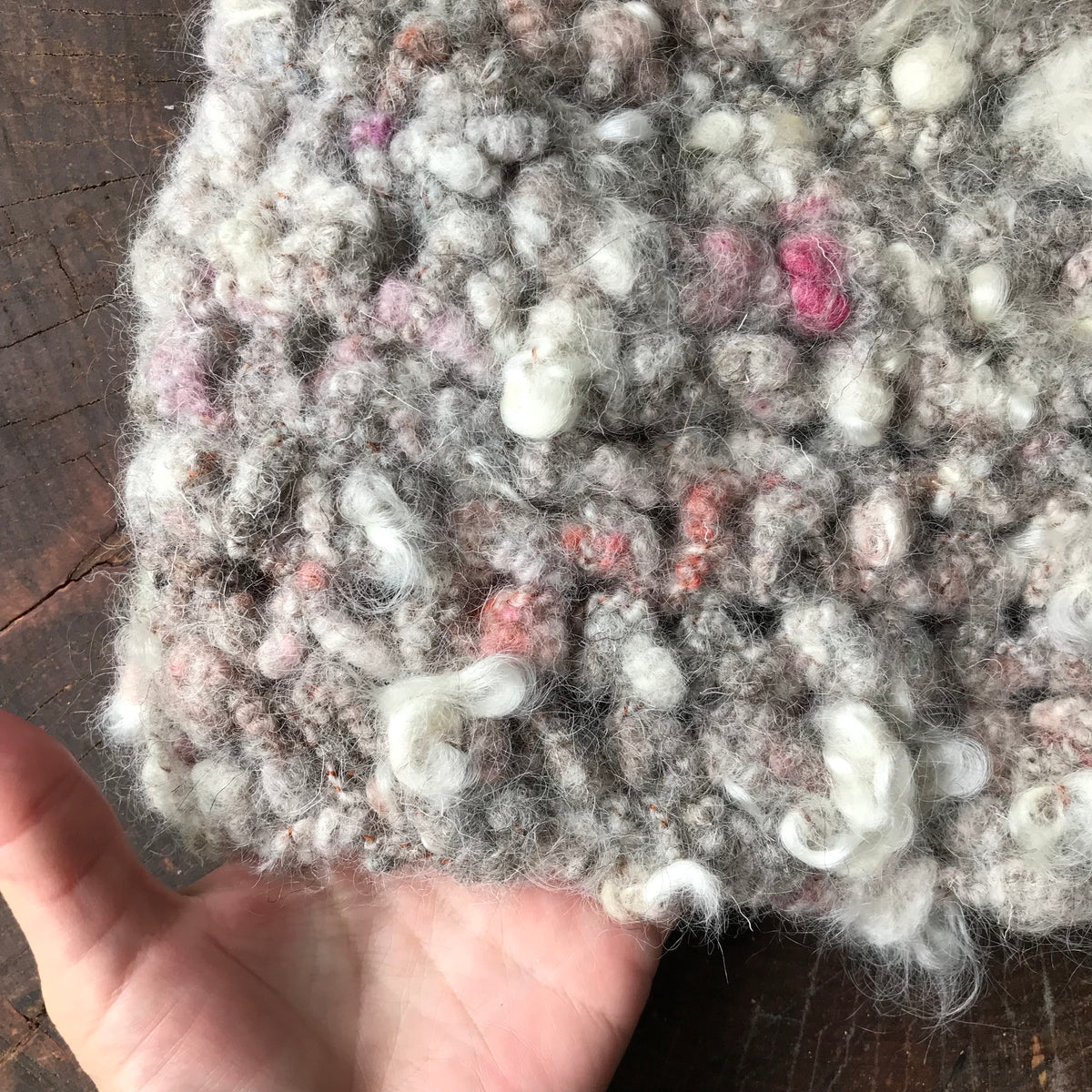 Grey crochet beanie | Bonnet gris fait au crochet - Mynoush