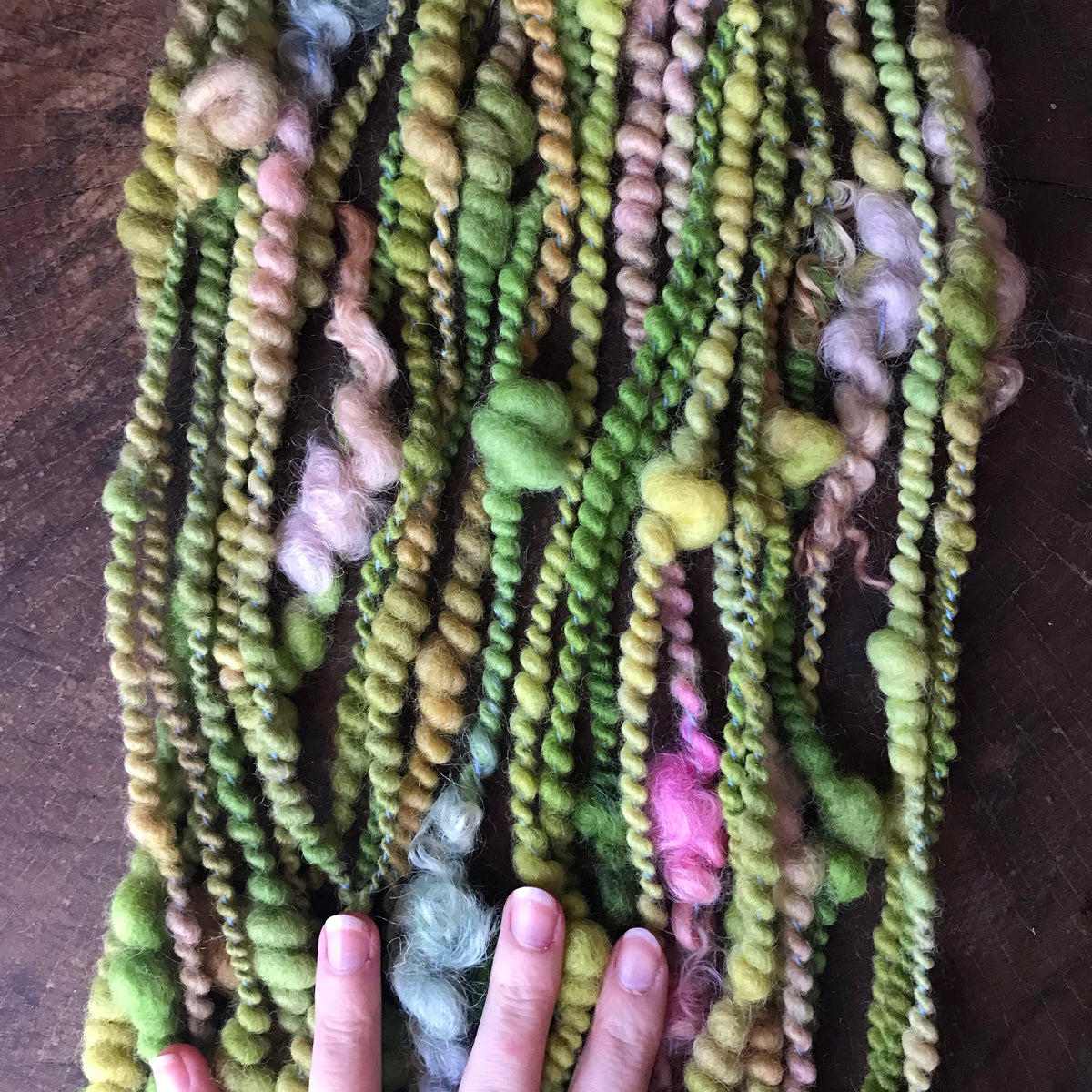 Green  art yarn  90g 24y - Mynoush