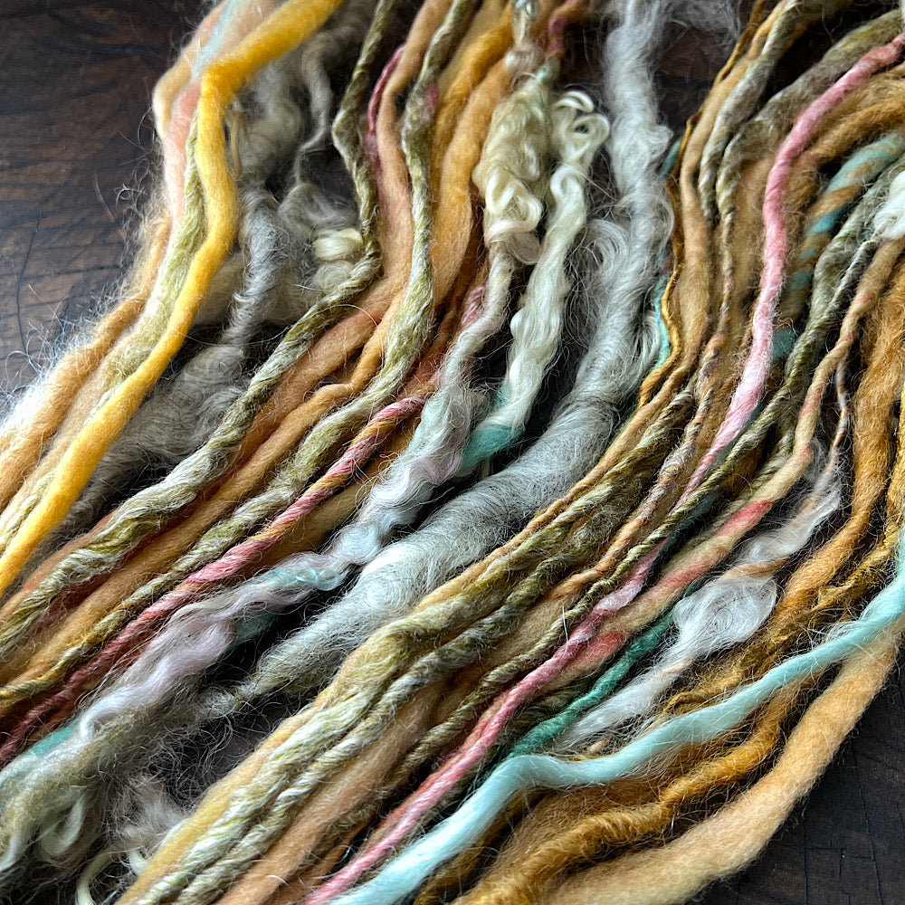 Goldie single art yarn