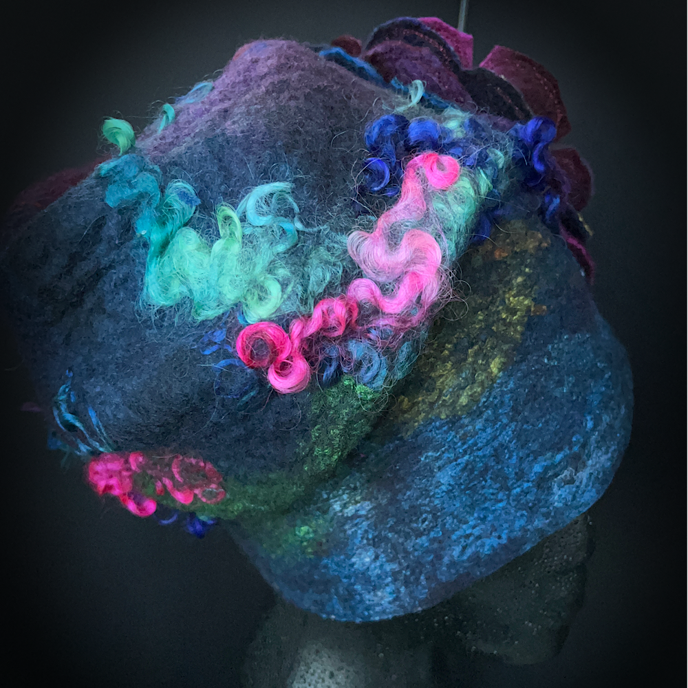 Felted hat size 22” 3/4 small
