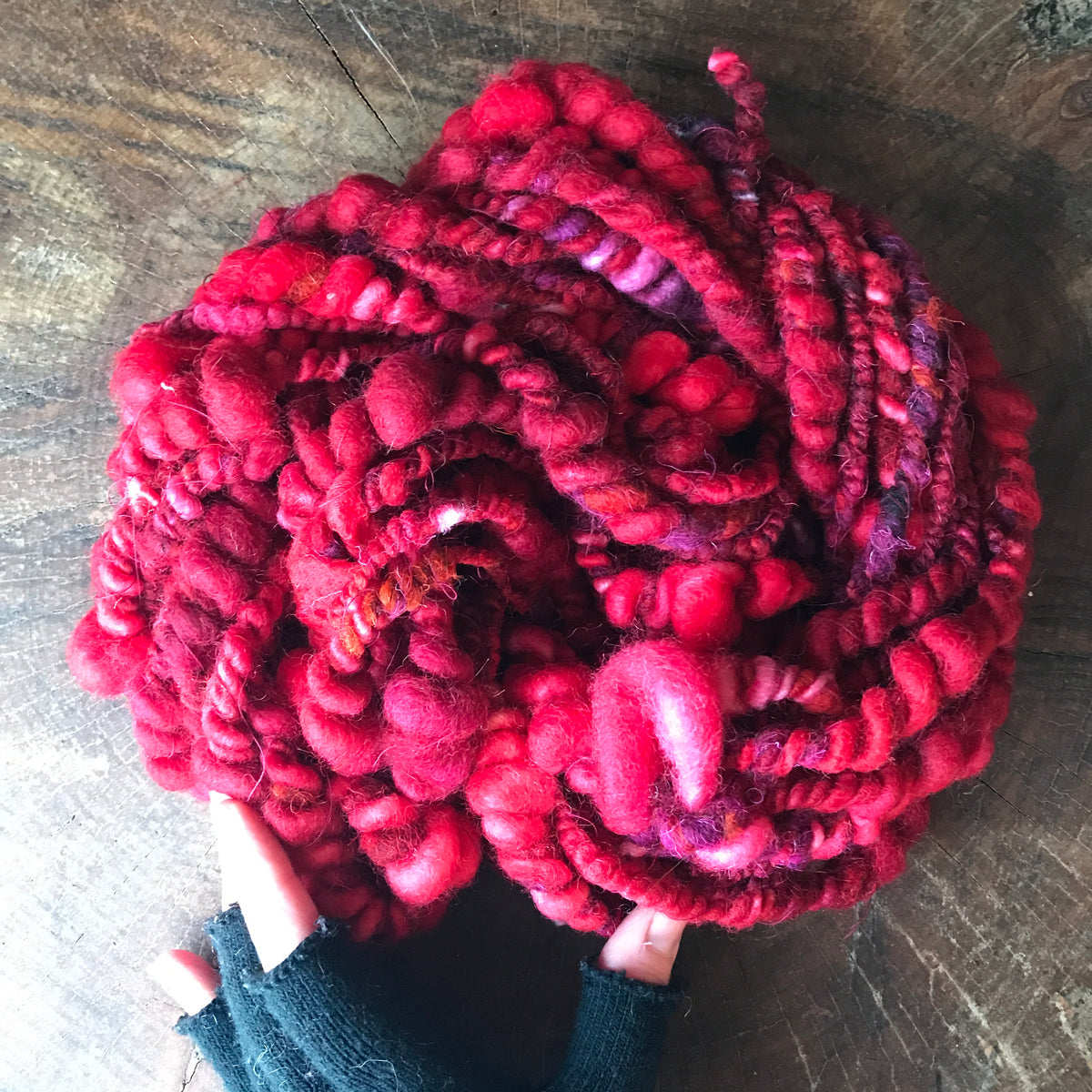 Red art yarn 100g 15y - Mynoush