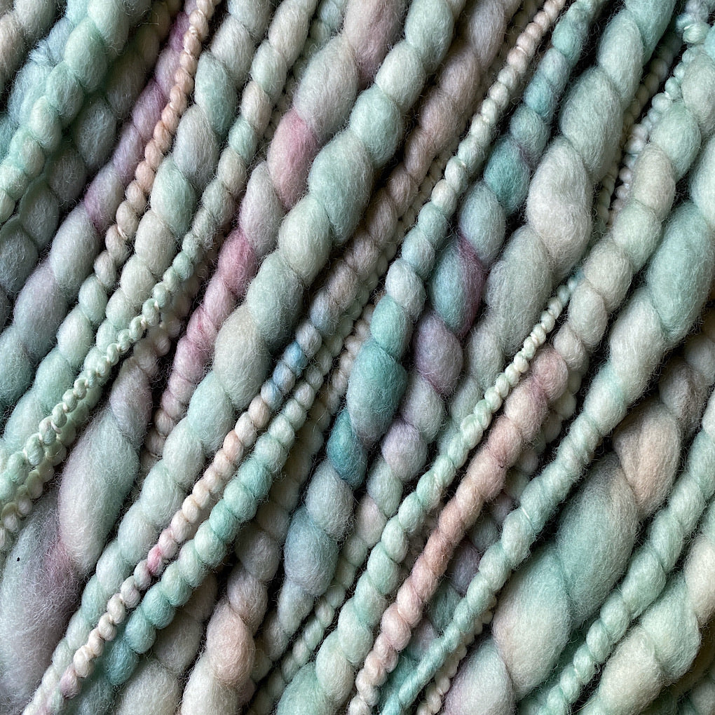 Menthe antique jumbo spiral merino yarn