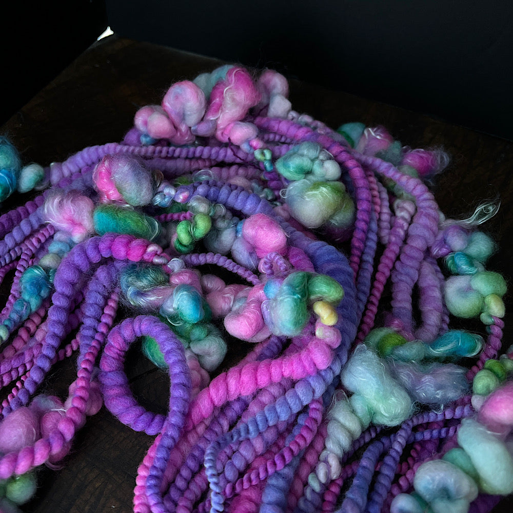 Iris - bubbly art yarn