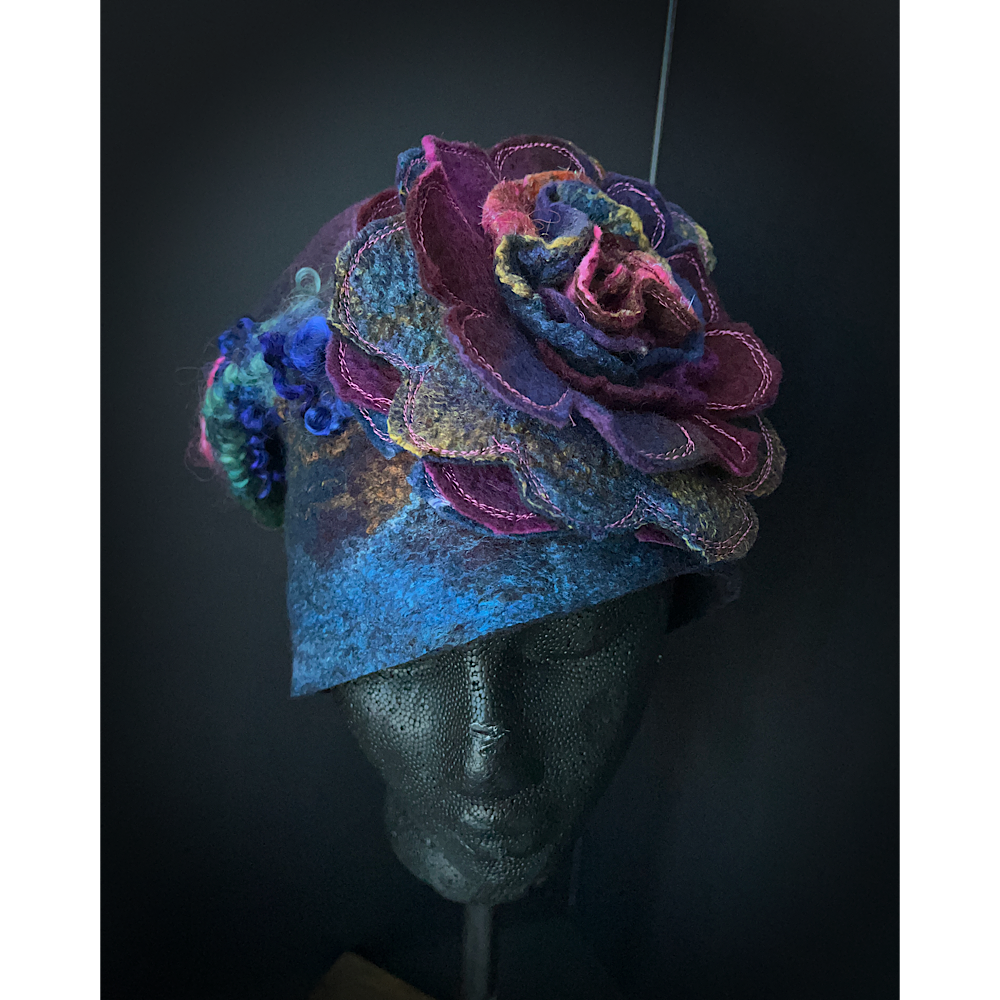 Felted hat size 22” 3/4 small