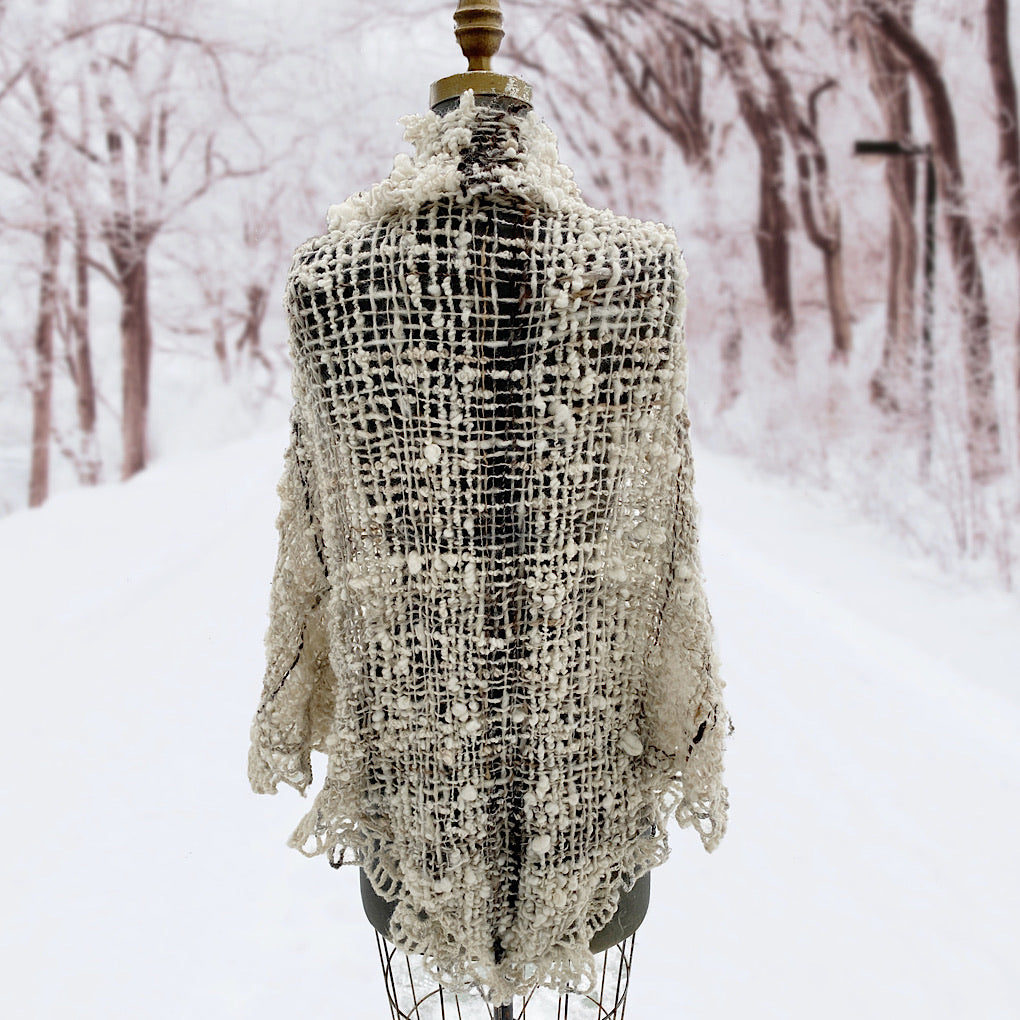 Snow White shawl with lace