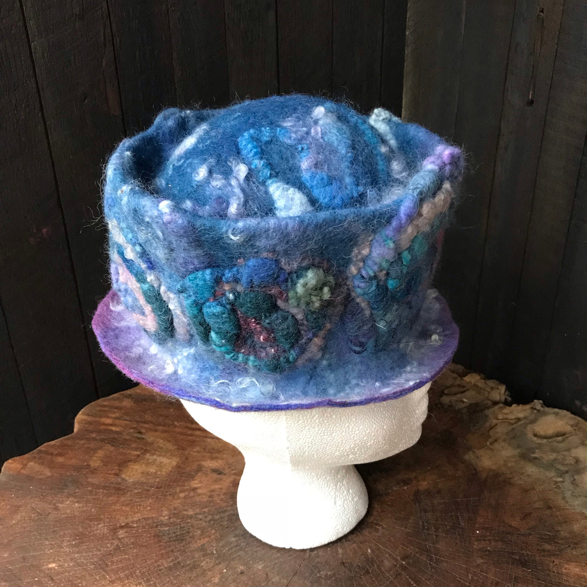 Blue felted top hat 100% Wool size 23” | Chapeau Bleu Haut de forme en feutre Grandeur 23” - Mynoush