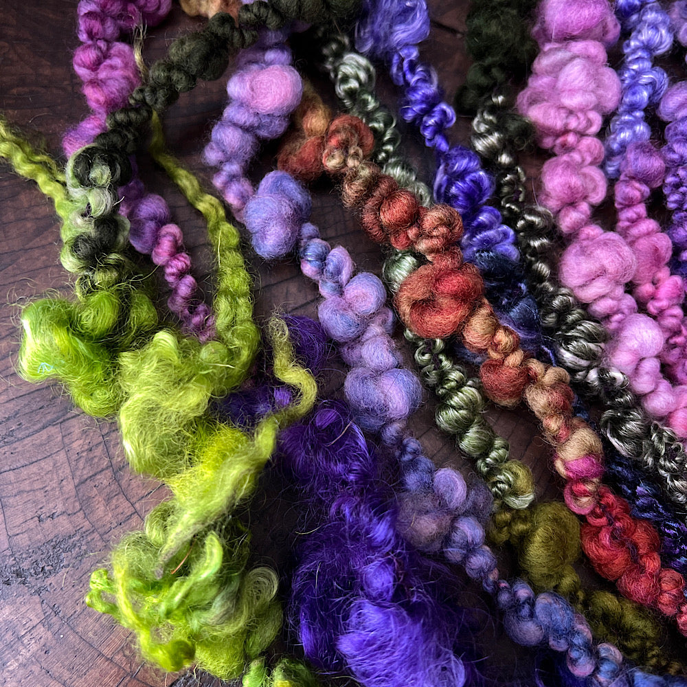 Magic violette boucle art yarn